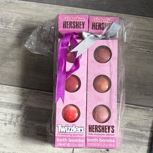 HERSHEY'S Valentine Bath Bomb Gift Set - Pink